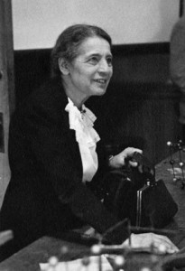 328px-Lise_Meitner_(1878-1968),_lecturing_at_Catholic_University,_Washington,_D.C.,_1946