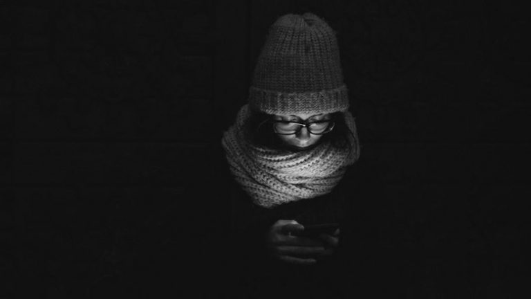 Nomophobia یا ترس از عدم برقراری تماس، گم کردن و همراه نداشتن گوشی موبایل